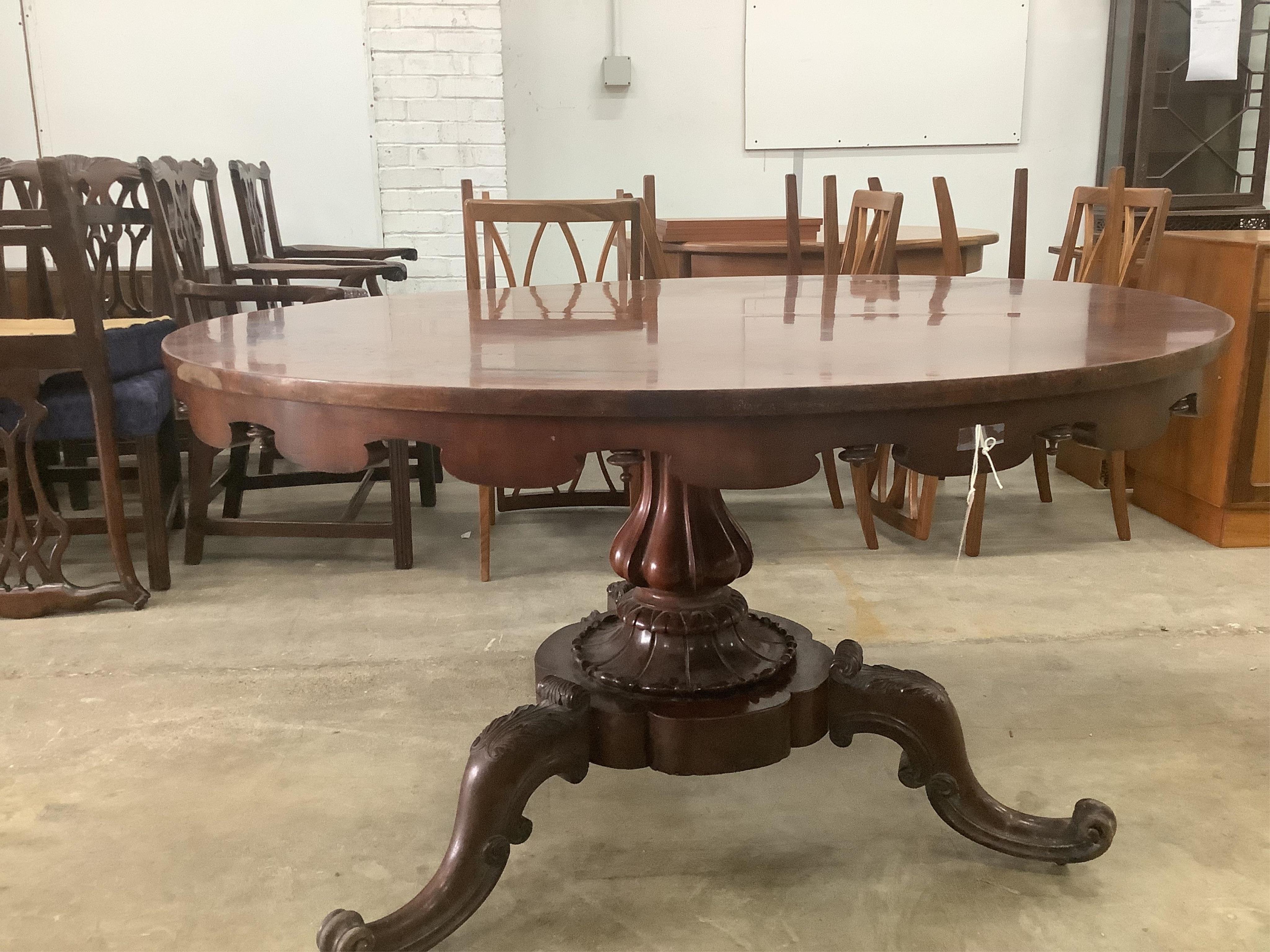 An early Victorian circular mahogany breakfast table, diameter 128cm, height 74cm. Condition - good
